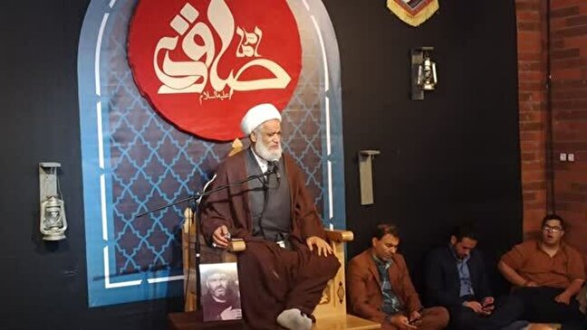 انقلاب اسلامی ریشه در آموزه‌های امام صادق دارد