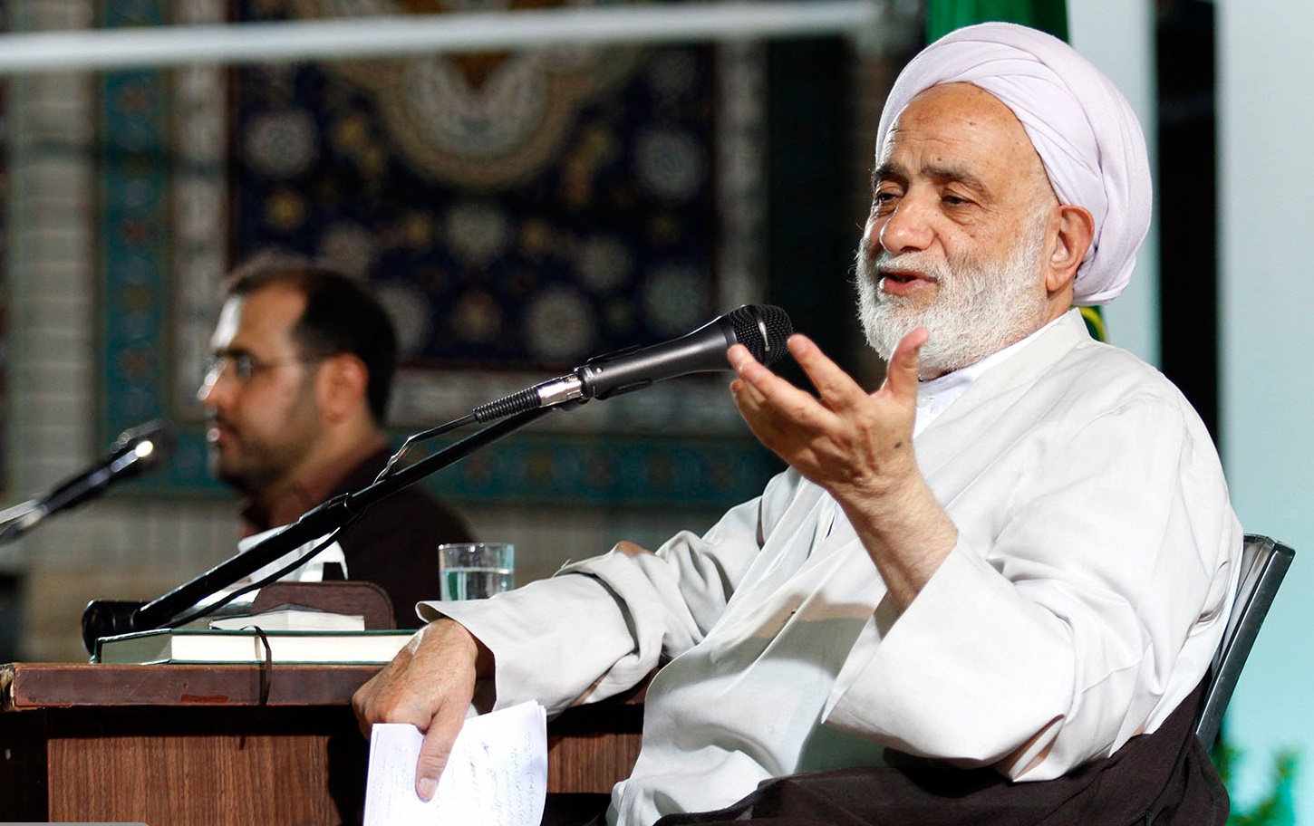 حجت الاسلام والمسلمین قرائتی