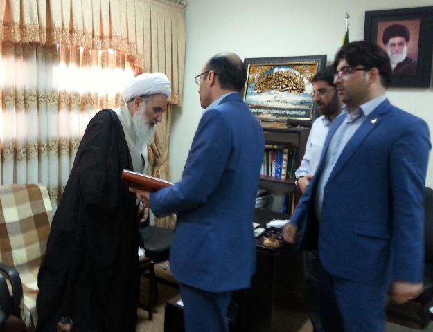 دیدار آیت الله علما با مدیر عامل بانک رسالت کرمانشاه