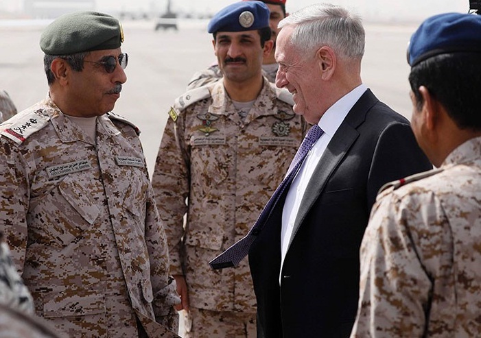 دیدار وزیر دفاع آمریکا با نظامیان سعودی