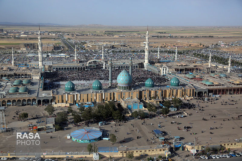 تصاویر هوایی از جمعیت زائران مسجد مقدس جمکران