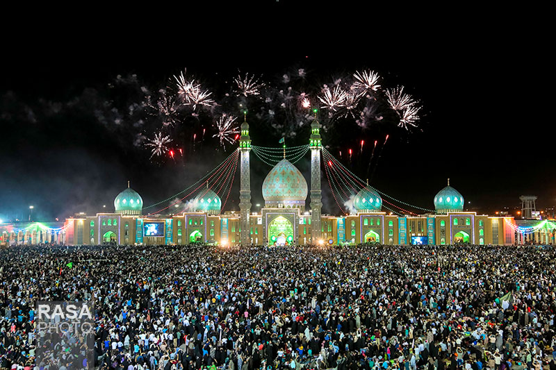 مسجد مقدس جمکران در شب میلاد حضرت مهدی موعود(عجل الله تعالی فرجه)