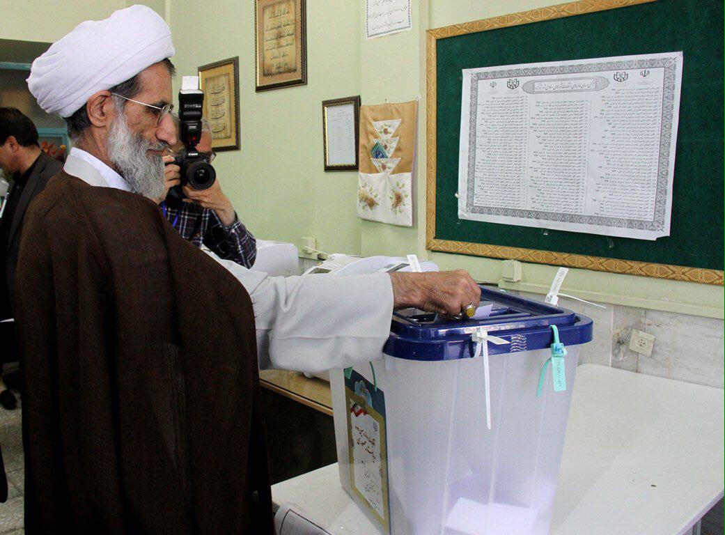 رای دادن حجت الاسلام والمسلمین نکونام