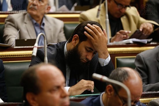  فروشنده.. روز سیاه دولت و پارلمان مصر