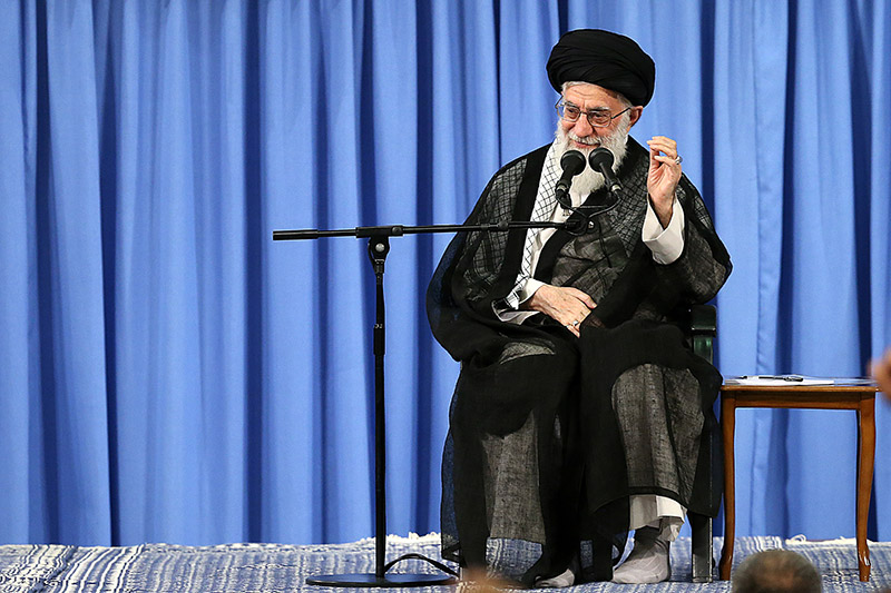 دیدار جمعی از استادان، نخبگان و پژوهشگران دانشگاهها با رهبر انقلاب