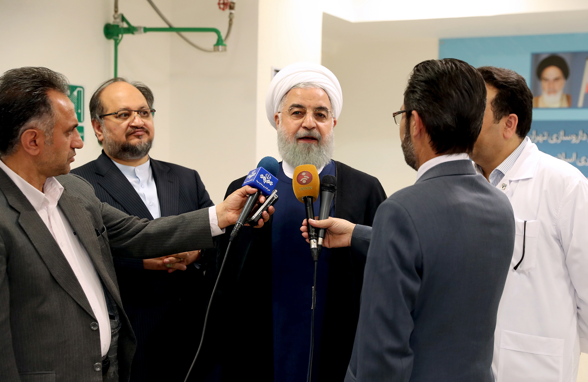روحانی در بازدید ازشرکت داروسازی تهران شیمی