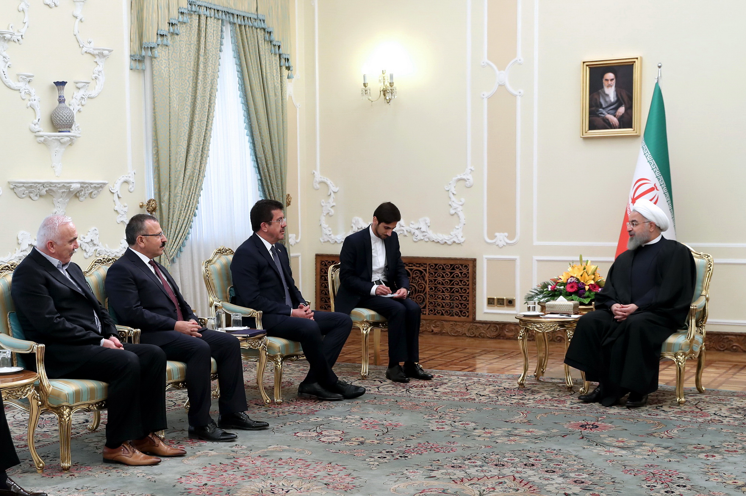 روحانی در دیدار وزیر اقتصاد ترکیه