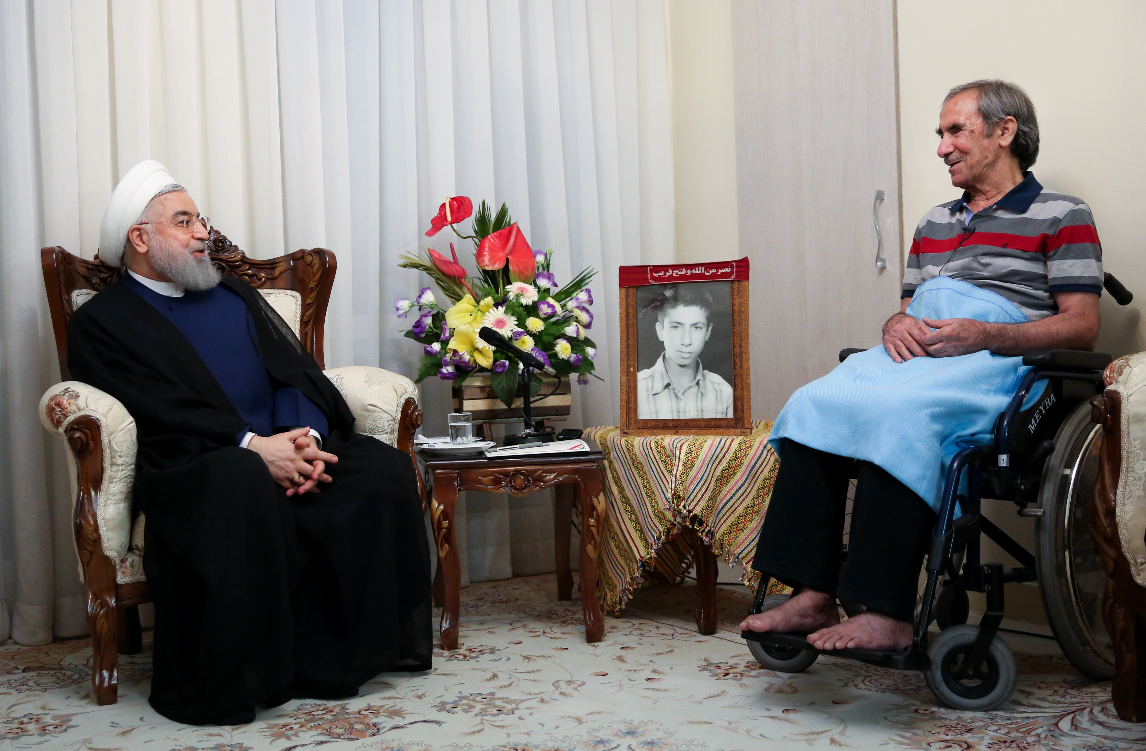 رییس جمهور در دیدار احمد محمدی از جانبازان دفاع مقدس
