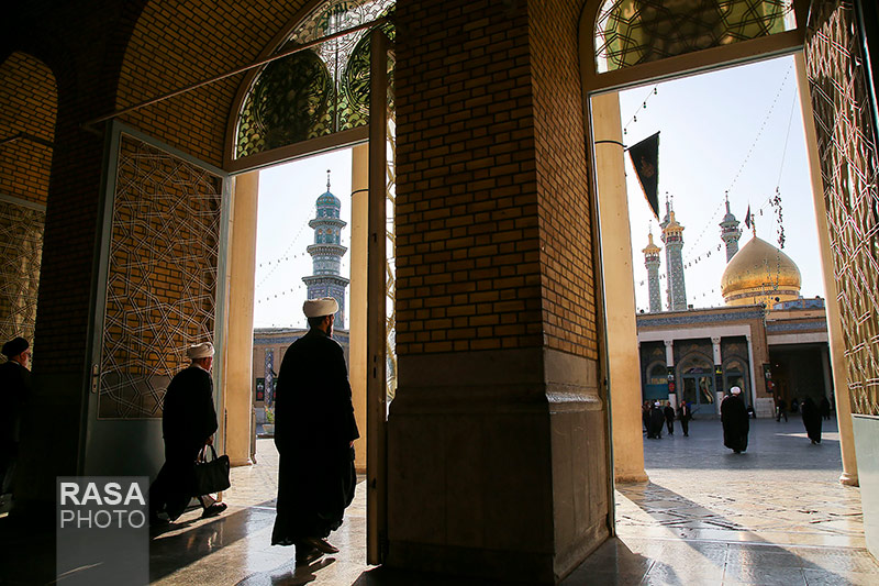 صحن مسجد اعظم قم در حاشیه جلسه درس خارج حضرت آیت الله سبحانی