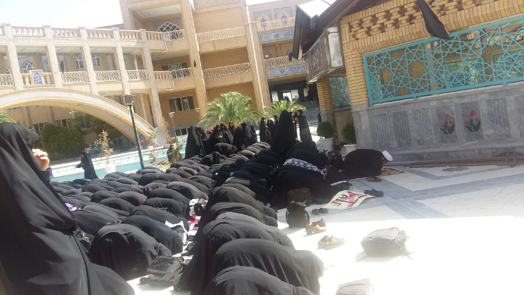 جامعه الزهرا در اعتراض به عملکرد مجلس ت