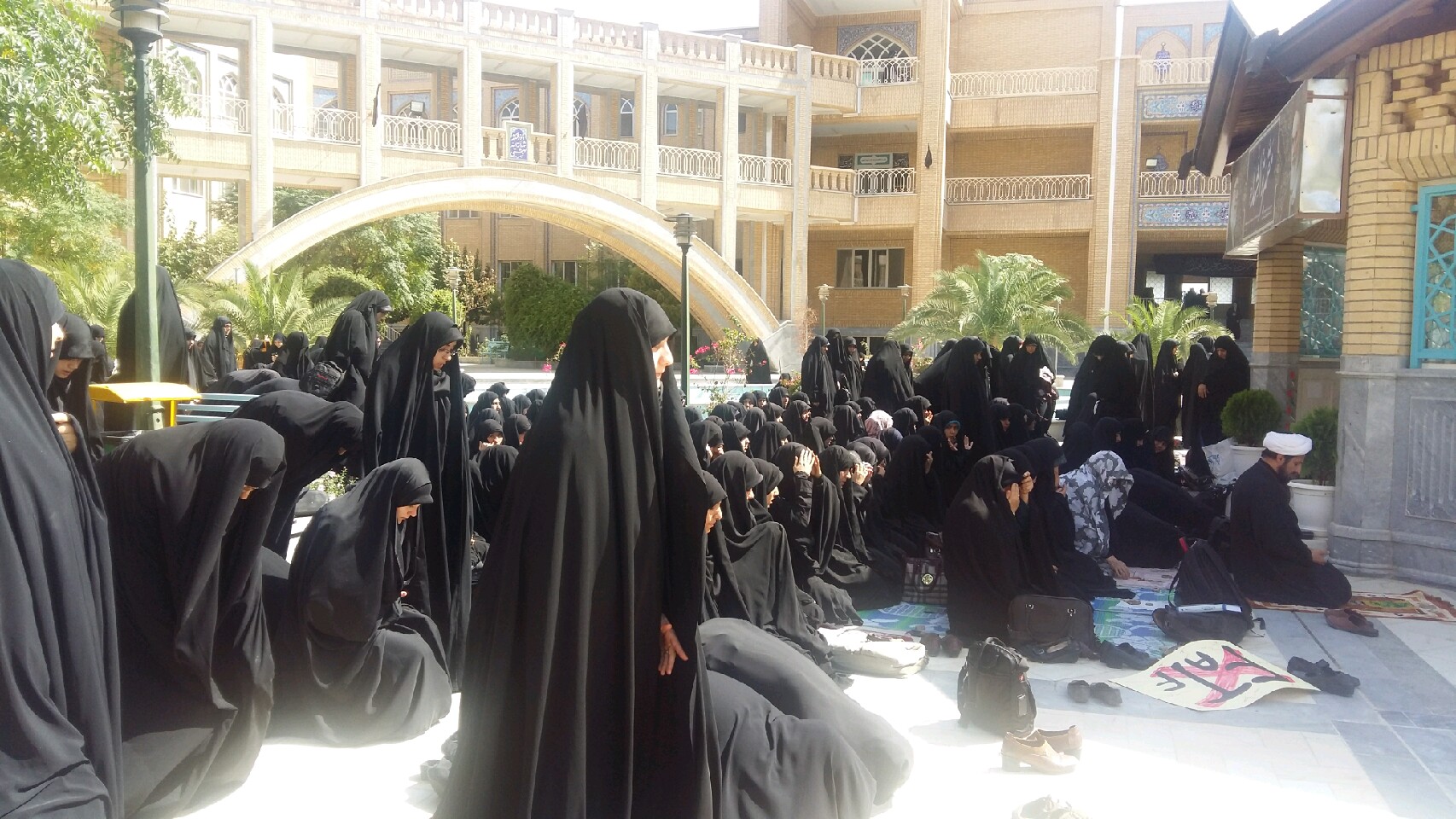 جامعه الزهرا در اعتراض به عملکرد مجلس ت