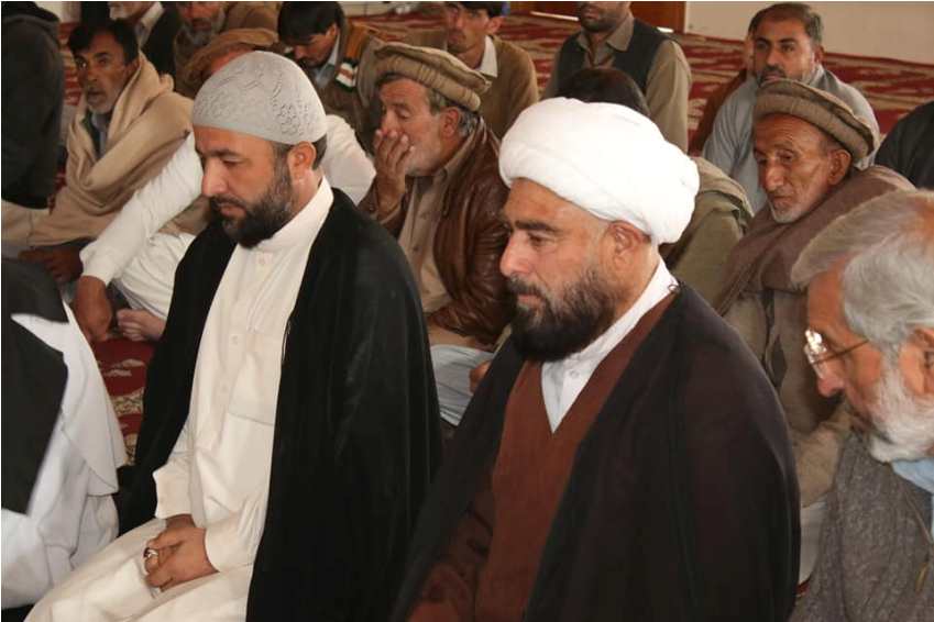نماز جماعت در مسجد امام خمینی پاکستان