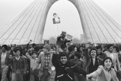 بازخوانی عبرت‌های تاریخی دلیلی متقن برای صیانت از انقلاب اسلامی است