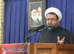 آمریکا به دنبال از بین بردن انقلاب اسلامی ایران است