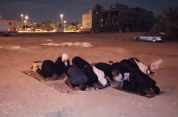 شهروندان بحرینی در محل مسجد ویران شده «العلویات» نماز خواندند