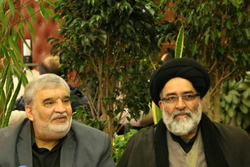 انقلاب اسلامی به برکت امام در جهان می درخشد