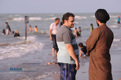 شادی و نشاط در ساحل با چاشنی تبلیغ معارف دینی