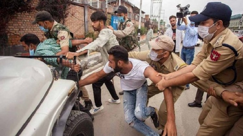 یورش نظامیان هندی به عزاداران حسینی در کشمیر، ده‌ها نفر زخمی و دستگیر شدند