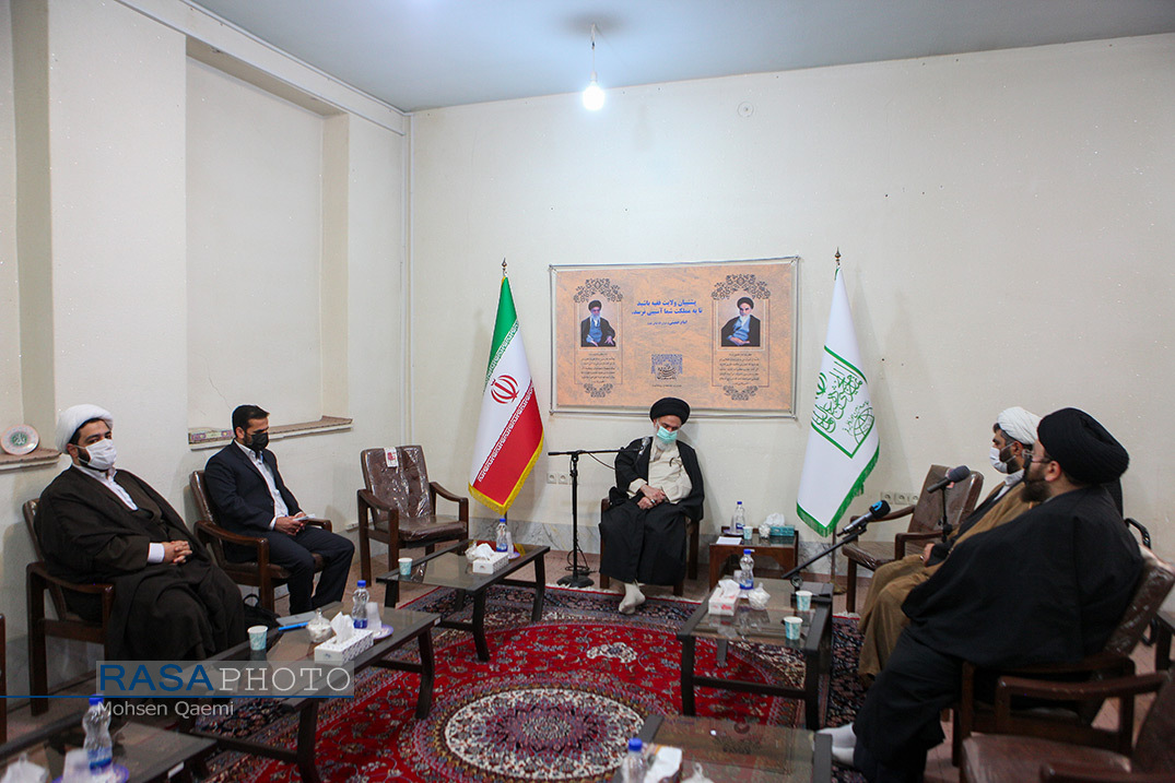 مدیرعامل خبرگزاری رسا با آیت الله حسینی بوشهری دیدار کرد