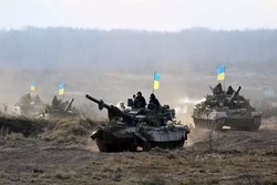 روسیه  بالغ بر ۱۰۰ هزار نظامی در نزدیکی مرز اوکراین مستقر کرده است
