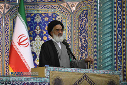 ایران در کنار خنثی کردن تحریمها به دنبال راه حل عزتمندانه برای عبور از مشکلات است