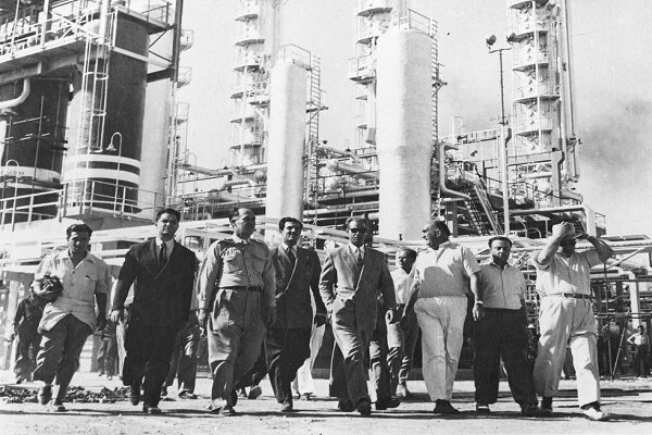 شکل¬گیری جنبش ملی شدن صنعت نفت و مواجهه با دسیسه‌ها
