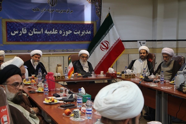 نگاهی به سفر آیتالله شبزنده دار به استان فارس نگاهی به سفر آیتالله شبزنده دار به استان فارس