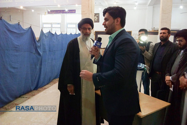 اهواز | حضور حجت الاسلام والمسلمین موسوی فرد نماینده ولی فقیه در استان خوزستان در پای صندوق رای