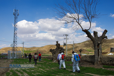 ضدعفونی روستا‌های اطراف مشهد توسط گروه‌ها جهادی سردار سپهبد شهید حاج قاسم سلیمانی