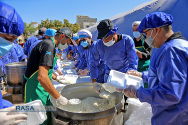 پخت ۷۲ دیگ غذای نذری برای توزیع در مناطق محروم بجنورد در ظهر عاشورا‎‎‎‎